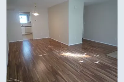 388 Cotswold Pl, Franklin Township, NJ 08873 - Photo 2