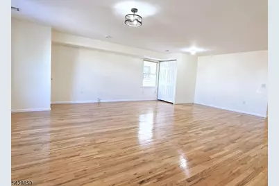 5 Sumo Village Ct #1, Newark, NJ 07114 - Photo 2