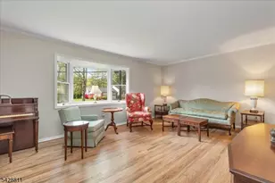 1075 Charles St, Mountainside, NJ 07092 - Photo 8