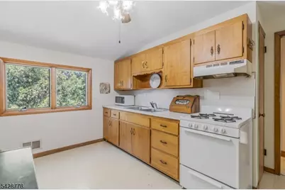 246 4th St, Dunellen, NJ 08812 - Photo 22