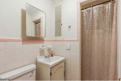 246 4th St, Dunellen, NJ 08812 - Photo 26