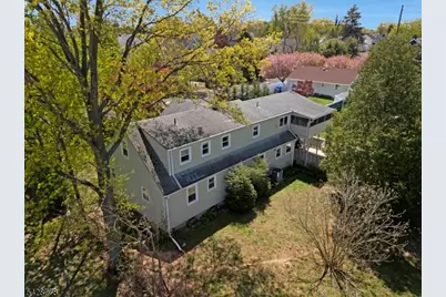 246 4th St, Dunellen, NJ 08812 - Photo 2