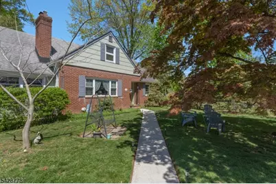 246 4th St, Dunellen, NJ 08812 - Photo 1