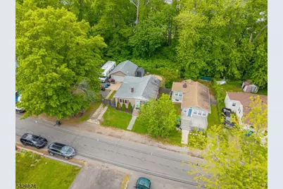 260 Greenwood Dr, Old Bridge Township, NJ 07735 - Photo 6