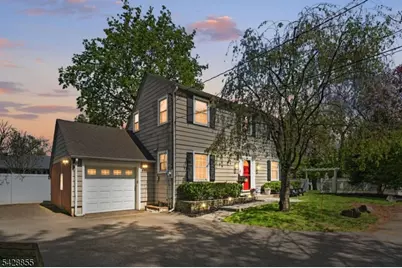 221 Maple Ter, North Plainfield, NJ 07060 - Photo 2
