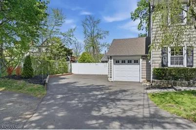 221 Maple Ter, North Plainfield, NJ 07060 - Photo 6
