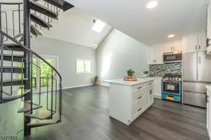 5 Gray Rock Dr, Vernon, NJ 07462 - Photo 4