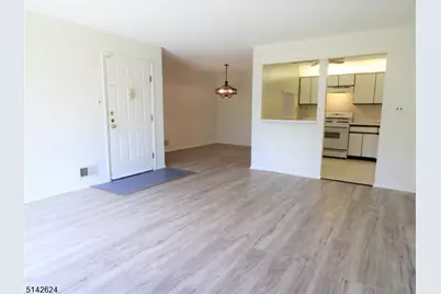 68 Crabapple Ln, Franklin Township, NJ 08823 - Photo 2
