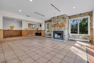 42 Crest Dr, Bernards Township, NJ 07920 - Photo 4