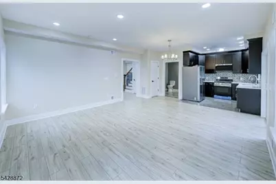 8 Travers Ave, Edison, NJ 08817 - Photo 4