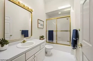6 Wolfe Run Ct, Washington Township, NJ 07853 - Photo 28