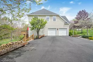 6 Wolfe Run Ct, Washington Township, NJ 07853 - Photo 34
