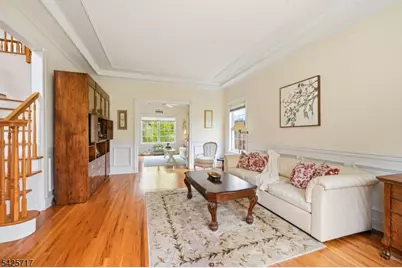 6 Wolfe Run Ct, Washington Township, NJ 07853 - Photo 4