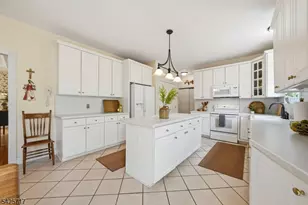 6 Wolfe Run Ct, Washington Township, NJ 07853 - Photo 12