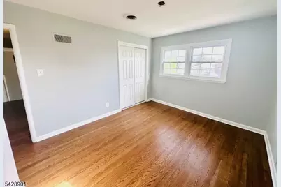43 Bender Dr, Clifton, NJ 07013 - Photo 12