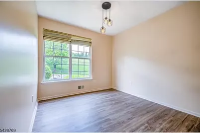 60 Brock Ln, Mount Olive, NJ 07840 - Photo 8