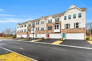 3 Peckwell St, Mount Olive, NJ 07828 - Photo 2