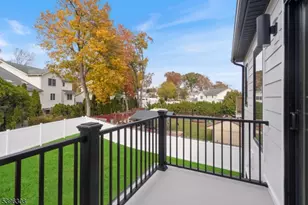 333 Harrison St, Paramus, NJ 07652 - Photo 32