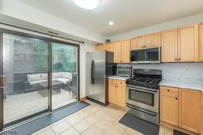 1B Yacenda Dr #B, Parsippany, NJ 07950 - Photo 10