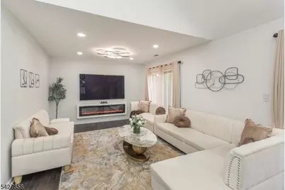 1B Yacenda Dr #B, Parsippany, NJ 07950 - Photo 2