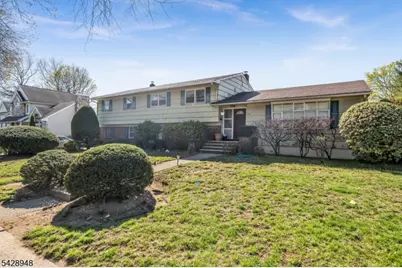 204 Tryon Pl, Paramus, NJ 07652 - Photo 2