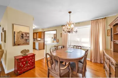 204 Tryon Pl, Paramus, NJ 07652 - Photo 8
