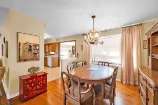 204 Tryon Pl, Paramus, NJ 07652 - Photo 8