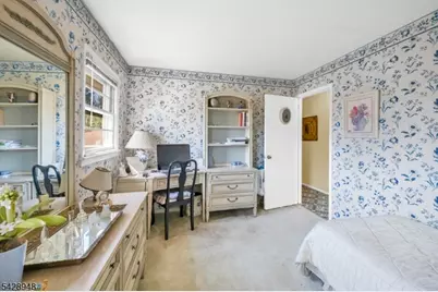 204 Tryon Pl, Paramus, NJ 07652 - Photo 24