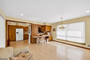 204 Tryon Pl, Paramus, NJ 07652 - Photo 14