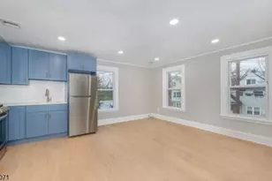 25 Henry St, Bloomfield, NJ 07003 - Photo 2