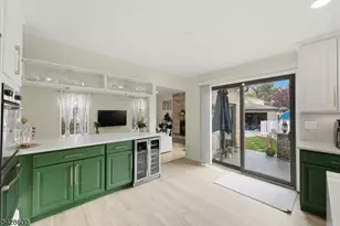 26 Madison Ave, Hasbrouck Heights, NJ 07604 - Photo 10
