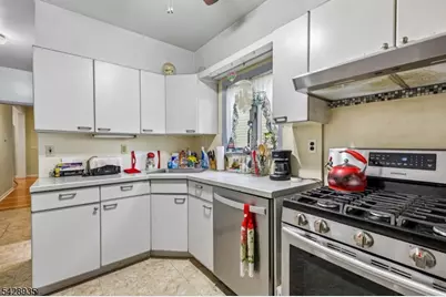 50 Preston St, Ridgefield, NJ 07660 - Photo 16