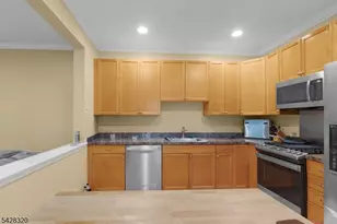 84 Autumn Ridge Rd, Parsippany, NJ 07950 - Photo 2