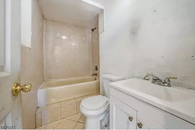 105 Berger St, Franklin Township, NJ 08873 - Photo 12