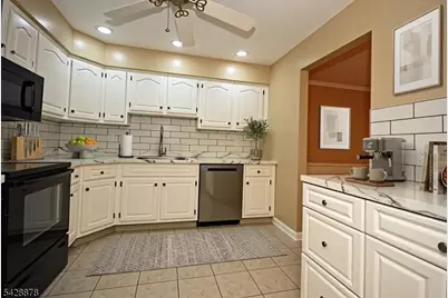76E Farm Rd #E, Hillsborough Township, NJ 08844 - Photo 4