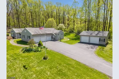 352 Bellis Rd, Holland Township, NJ 08804 - Photo 4