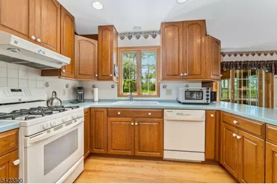 352 Bellis Rd, Holland Township, NJ 08804 - Photo 14
