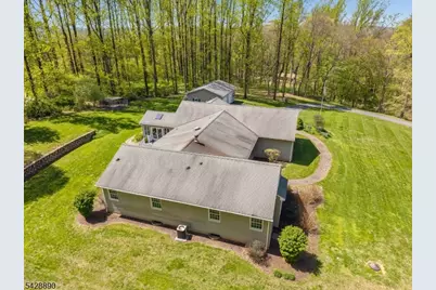 352 Bellis Rd, Holland Township, NJ 08804 - Photo 6