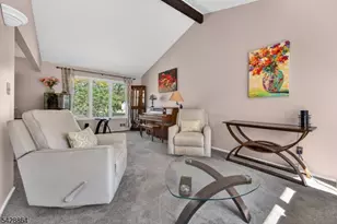 17 Lynn Ct, Hillsborough Township, NJ 08844 - Photo 6