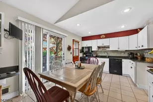17 Lynn Ct, Hillsborough Township, NJ 08844 - Photo 12