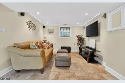 17 Lynn Ct, Hillsborough Township, NJ 08844 - Photo 24