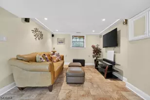 17 Lynn Ct, Hillsborough Township, NJ 08844 - Photo 24