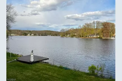 9 Duck Point Trl, Jefferson Township, NJ 07885 - Photo 4