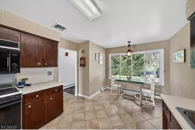 9 Duck Point Trl, Jefferson Township, NJ 07885 - Photo 12