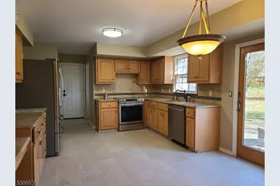 332 Rolling Knolls Way, Bridgewater, NJ 08807 - Photo 2