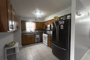 1031 E Grand St, Elizabeth, NJ 07201 - Photo 4