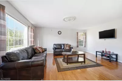 107 Continental Rd, West Milford Twp., NJ 07480 - Photo 4