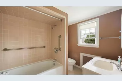 215 Fairfield Ave, Middlesex, NJ 08846 - Photo 20