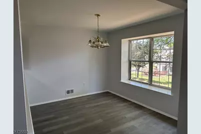 251 Hyde Park Rd, Franklin Township, NJ 08873 - Photo 8