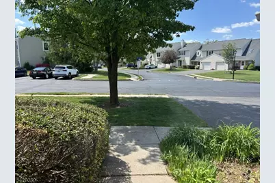 251 Hyde Park Rd, Franklin Township, NJ 08873 - Photo 16